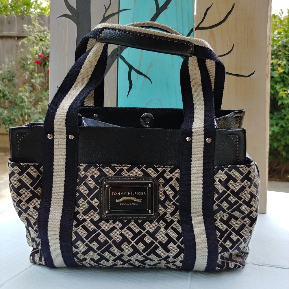 Tommy Hilfiger handbag and matching wallet